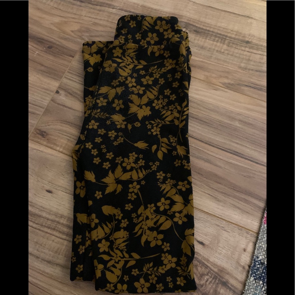 Girls lularoe leggings
